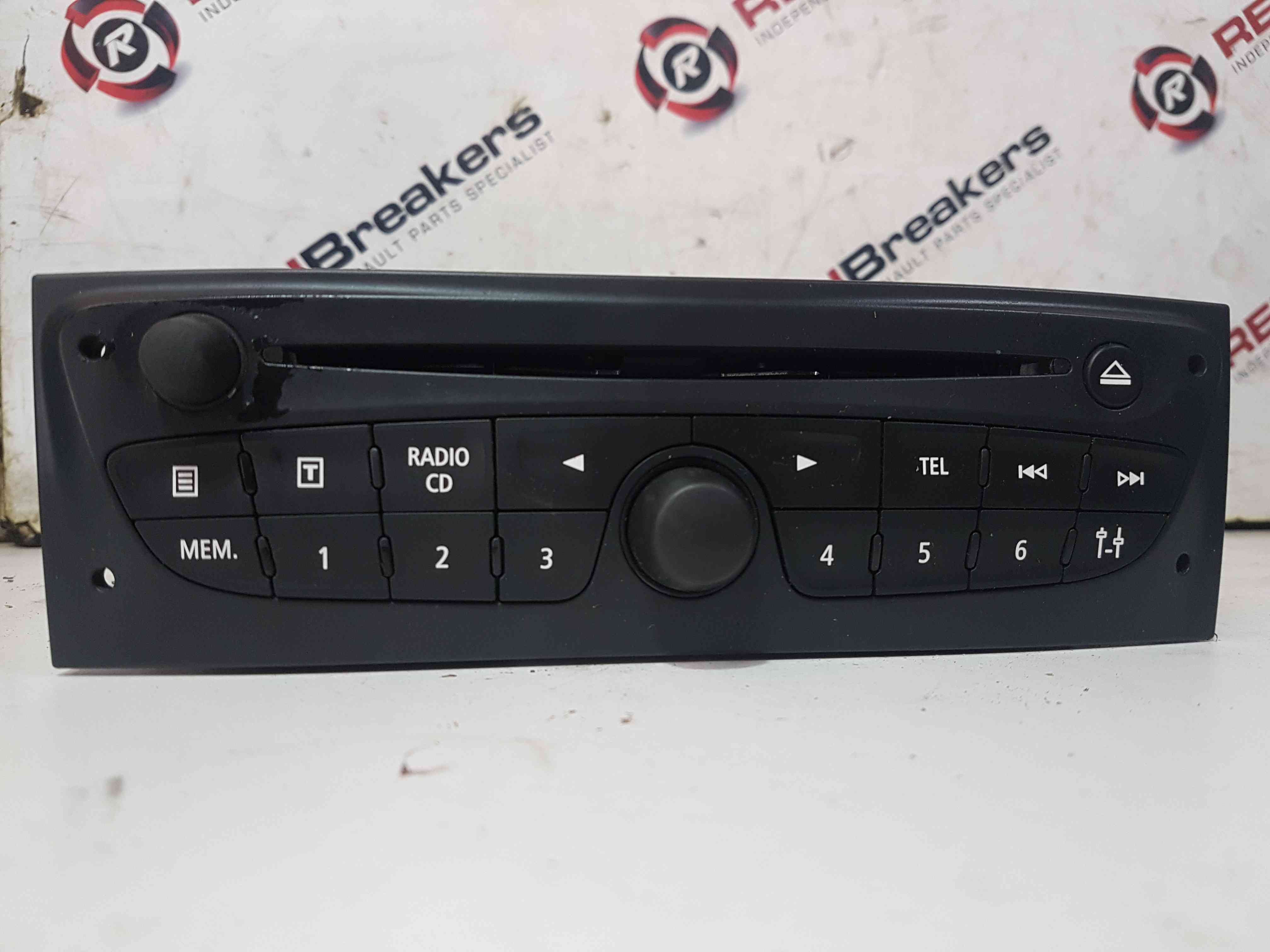 Renault Clio MK3 2009-2012 TOM Tom SAT Nav Cd Player Radio 281150040R + Code