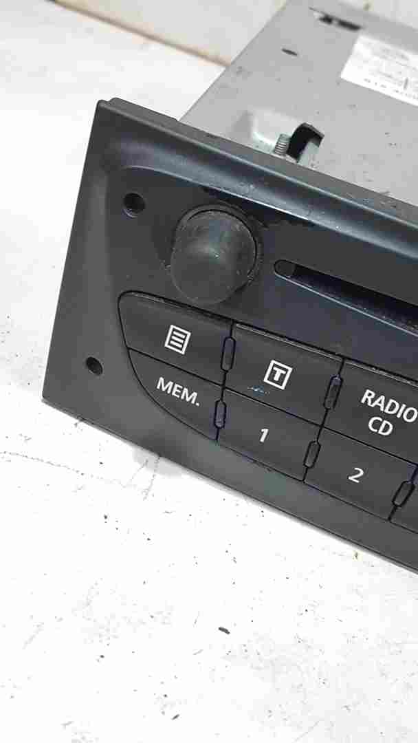 Thumb 2 Renault Clio MK3 2009-2012 TOM Tom SAT Nav Cd Player Radio 281150040R
