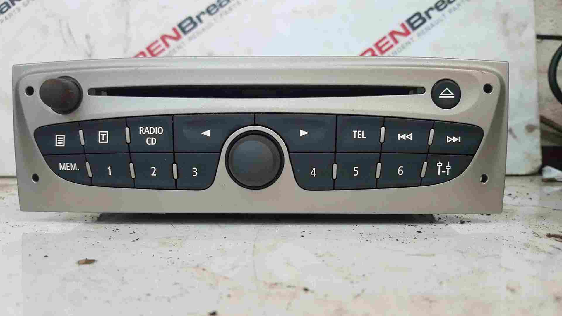 Thumb 4 Renault Clio MK3 2009-2012 TOM Tom SAT Nav Cd Player Radio 281152399r
