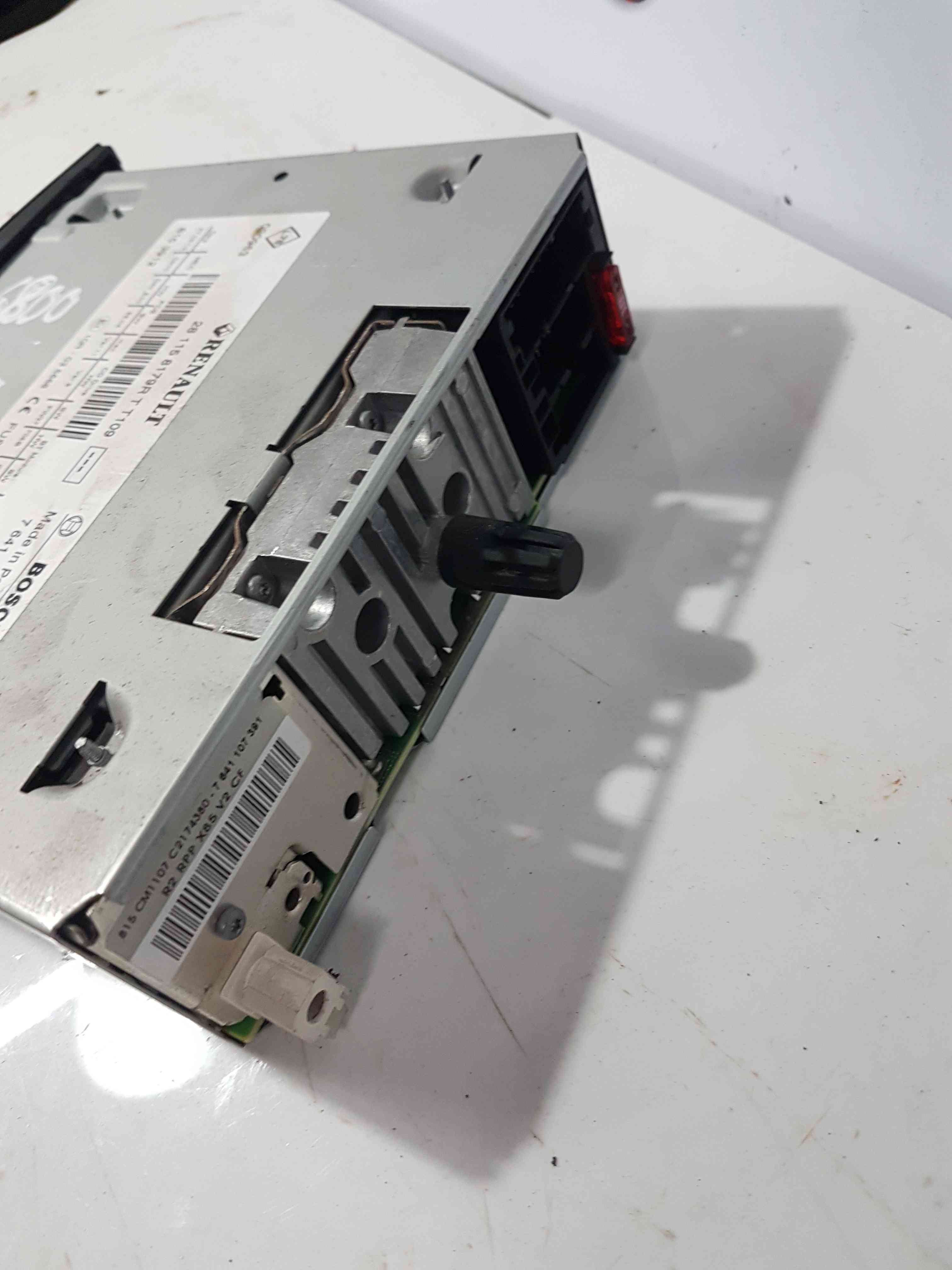 Thumb 5 Renault Clio MK3 2009-2012 TOM Tom SAT Nav Cd Player Radio 281158179R + code