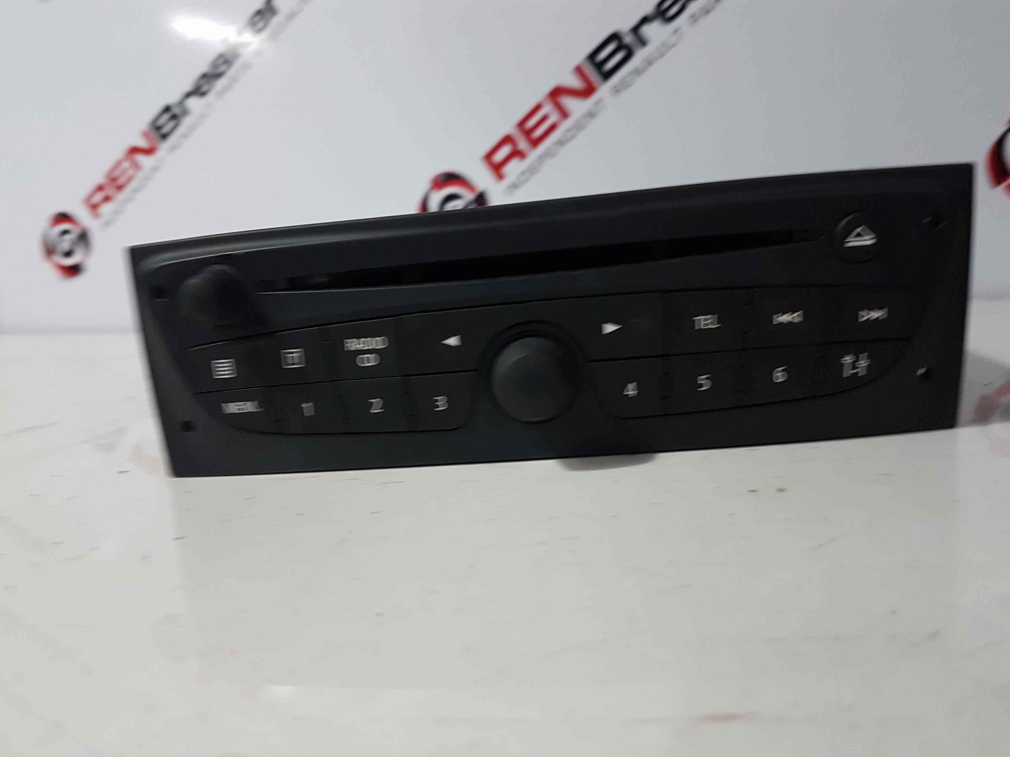 Thumb 2 Renault Clio MK3 2009-2012 TOM Tom SAT Nav Cd Player Radio 281158179R + code