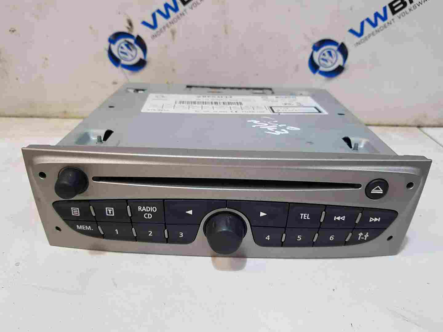 Thumb 4 Renault Clio MK3 2009-2012 TOM Tom SAT Nav Cd Player Radio 281159684R