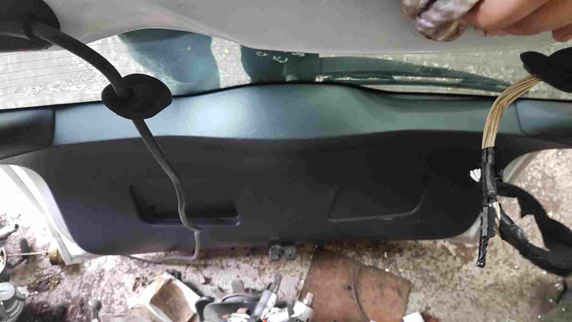Thumb 4 Renault Clio MK3 Estate 2005-2009 Rear Tailgate Boot White Ov369