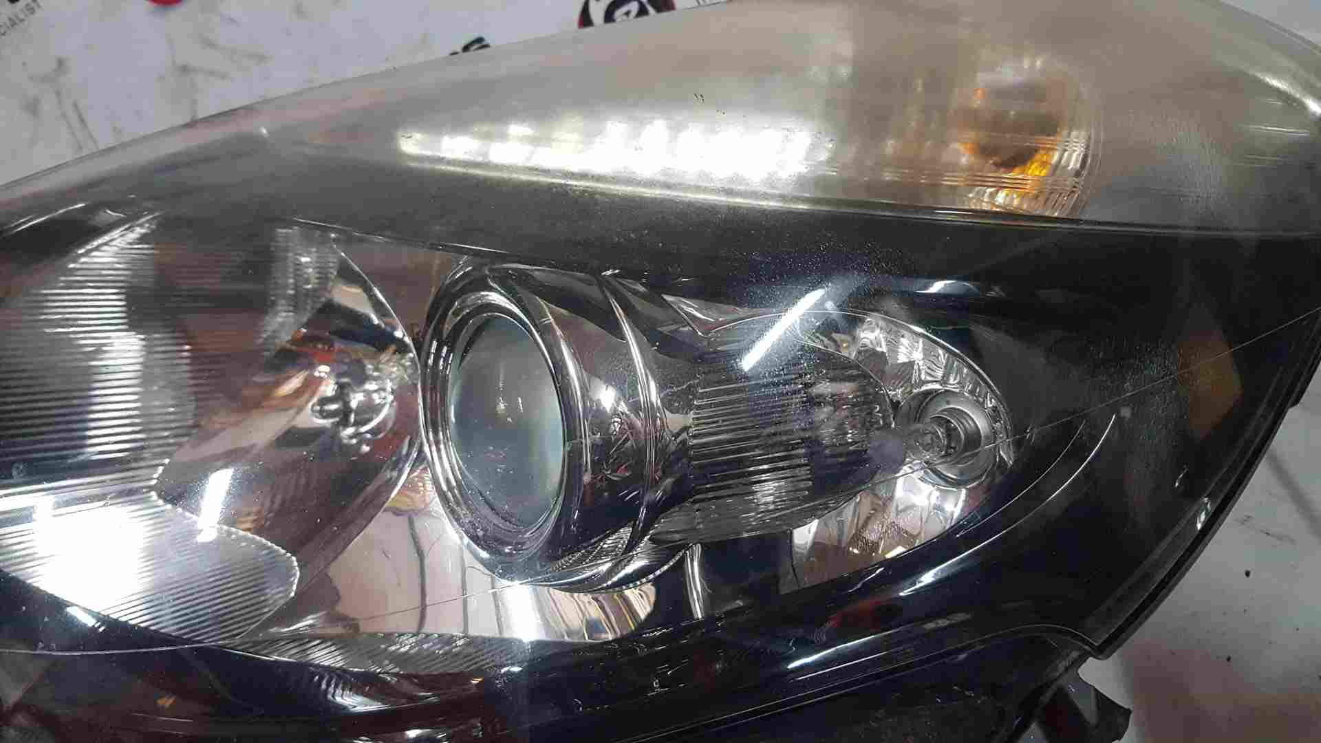 Thumb 3 Renault Clio MK3 GT 2009-2012 Passenger NSF Front Headlight black Backing