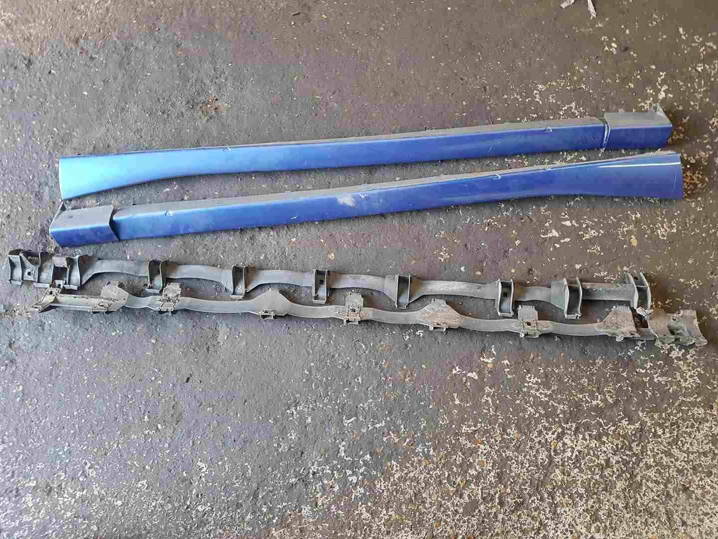 Thumb 5 Renault Clio MK3 Gt 2005-2009 Passenger Driver Ns Os Side Skirt Blue Ternt 3Dr 