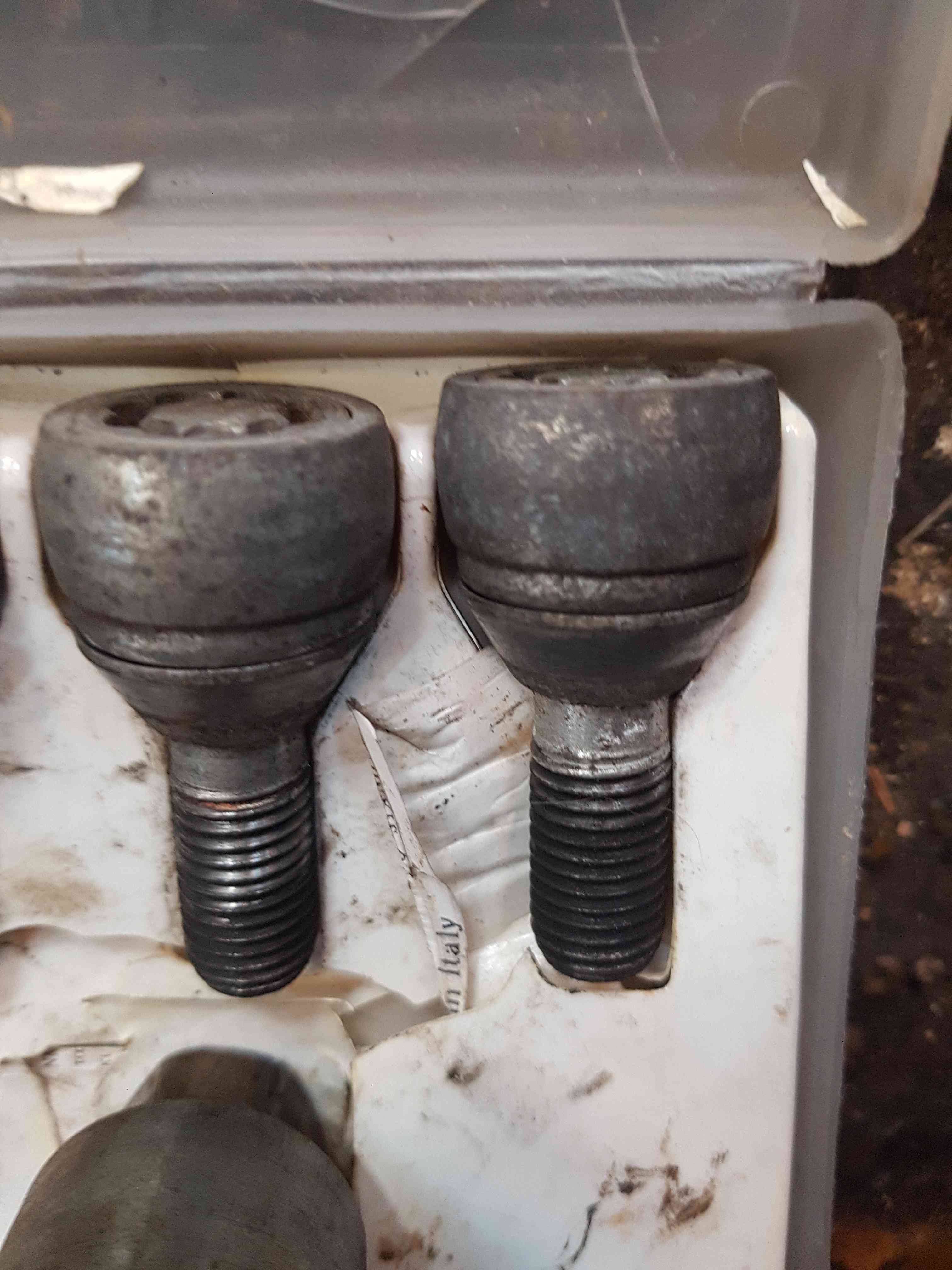 Thumb 3 Renault Clio MK3 Kangoo 2005-2012 Locking Wheel NUT Bolts SET 18Mm 5/5