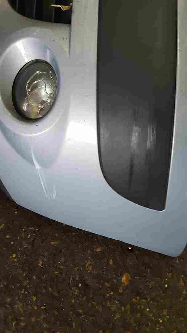 Thumb 6 Renault Clio MK3 Ph2 2001-2006 Front Bumper Teb65