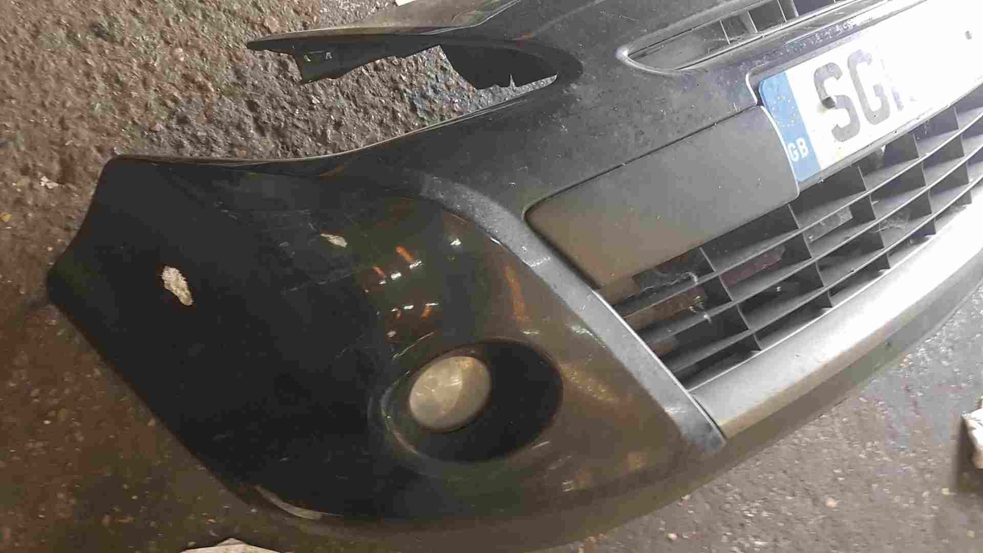 Thumb 3 Renault Clio MK3 Ph2 2009-2012 Front Bumper Black Nv676 676 185