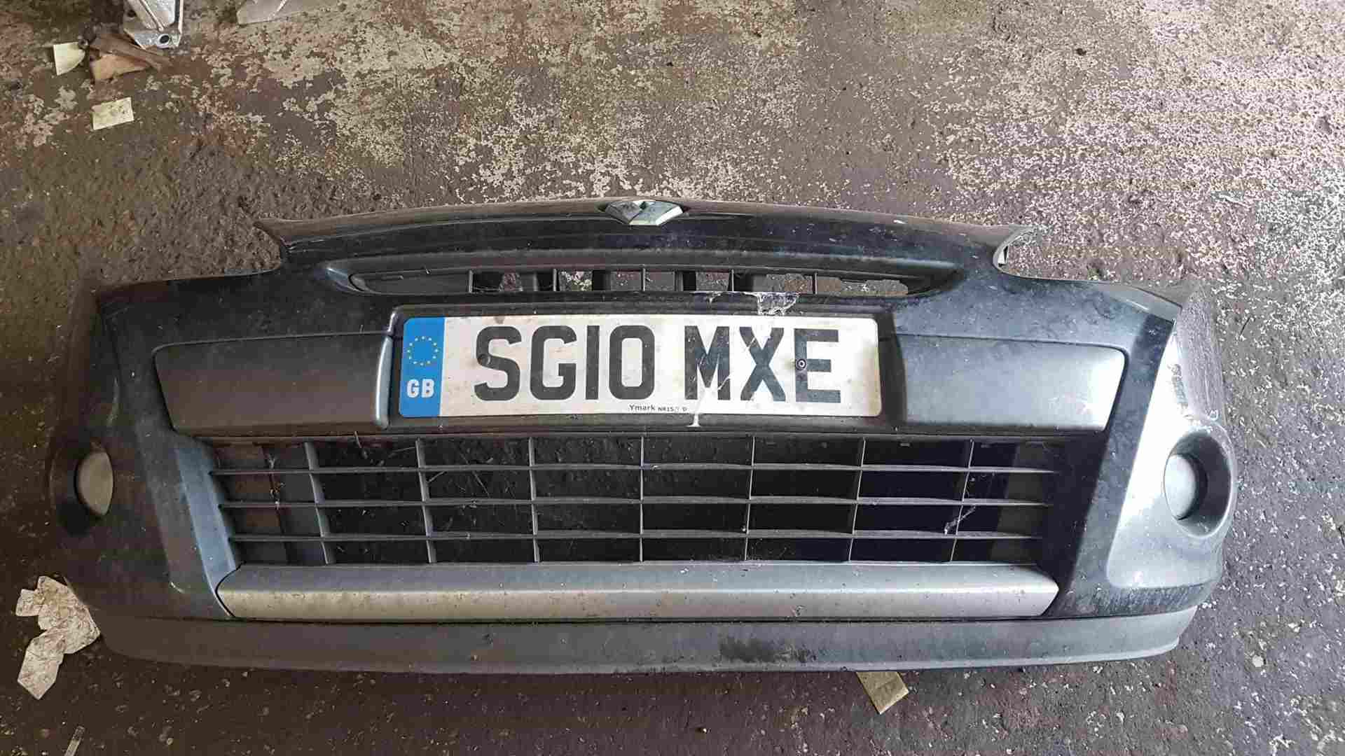 Renault Clio MK3 Ph2 2009-2012 Front Bumper Black Nv676 676 185