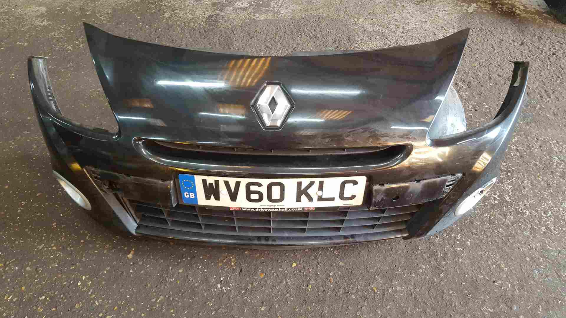 Renault Clio MK3 Ph2 2009-2012 Front Bumper Black Nv676 676 185
