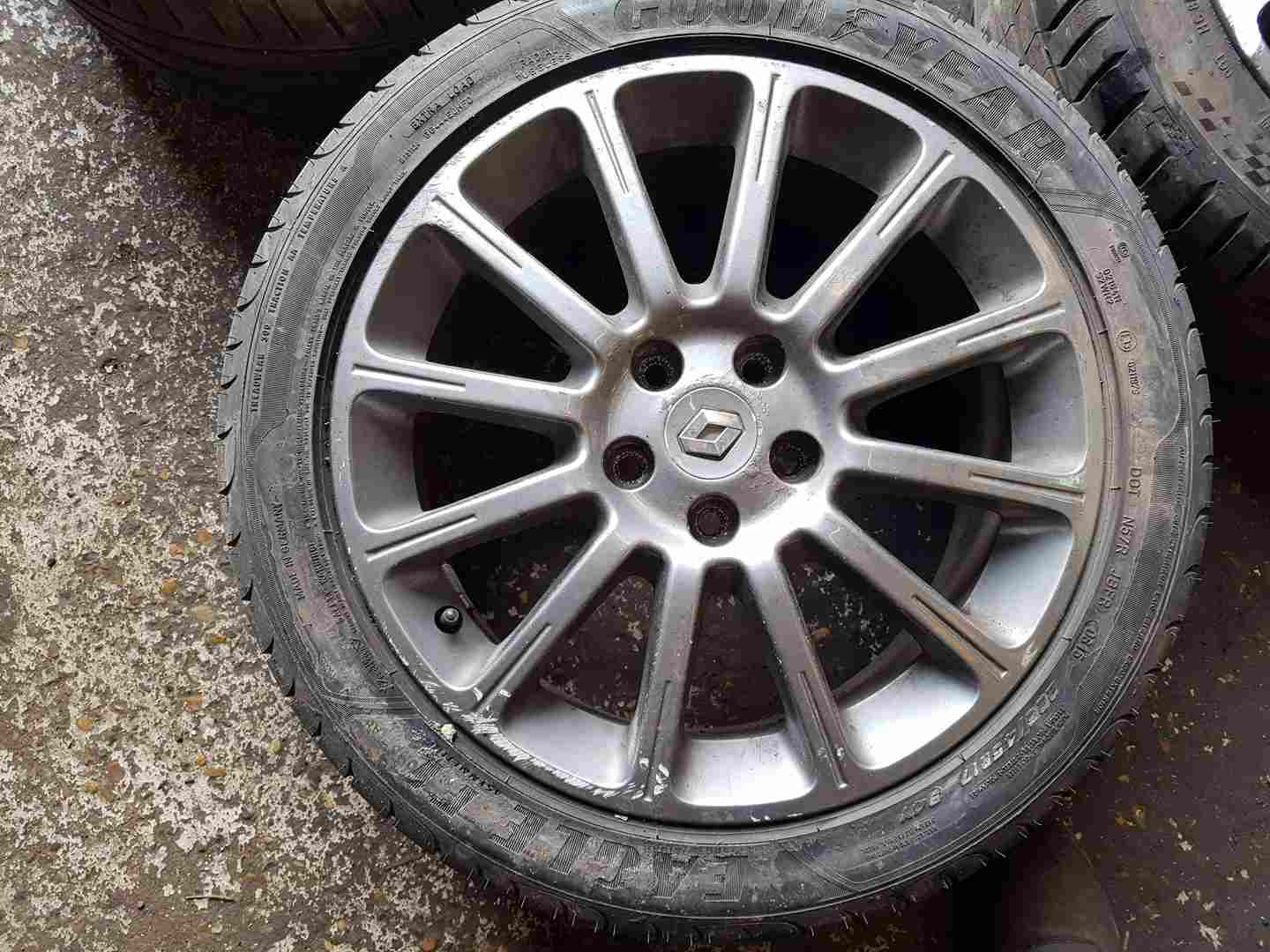 Thumb 4 Renault Clio MK3 Sport 2005-2012 197 Alloy Wheel 17Inch  3/5