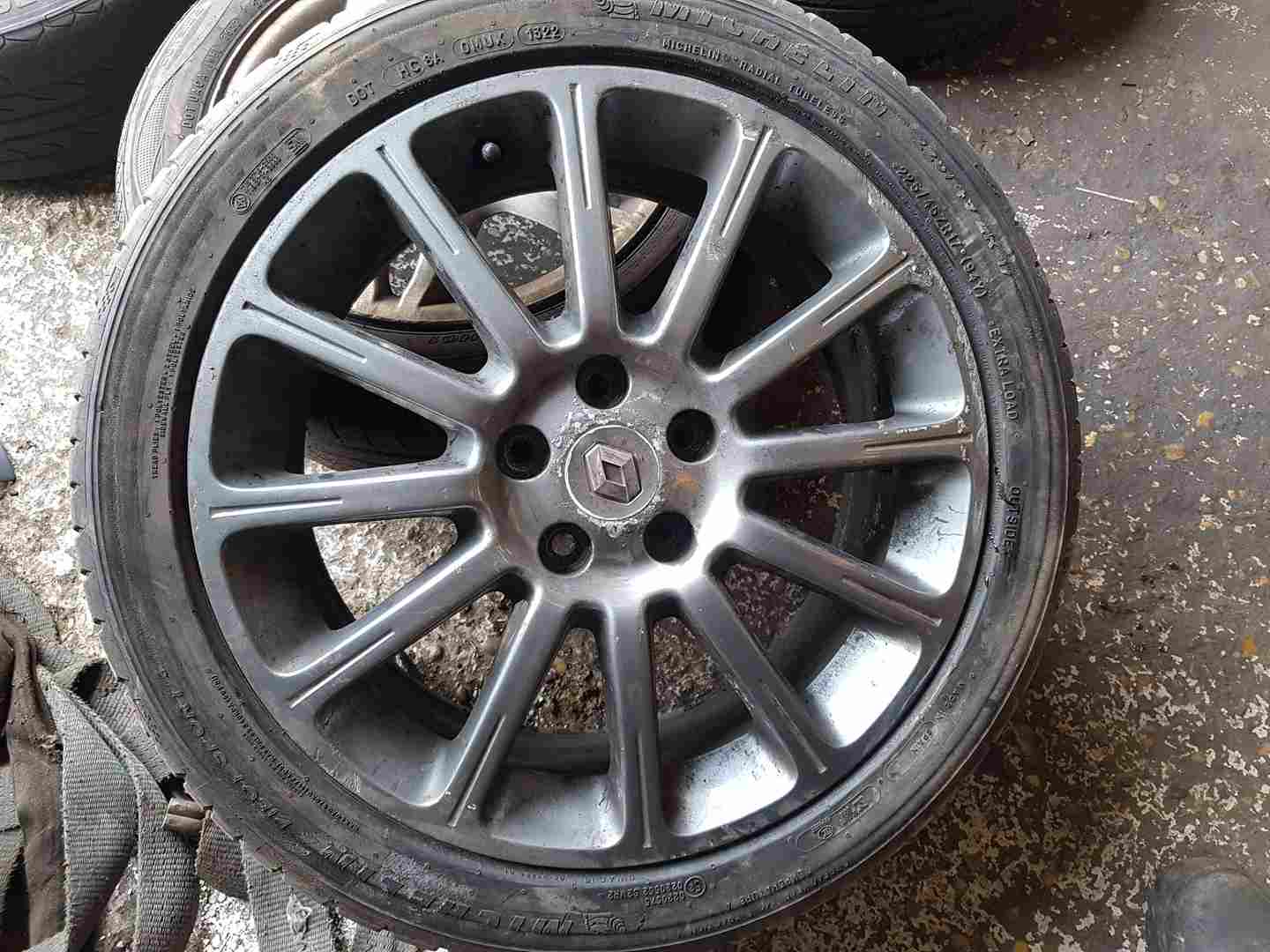 Thumb 2 Renault Clio MK3 Sport 2005-2012 197 Alloy Wheel 17Inch  3/5