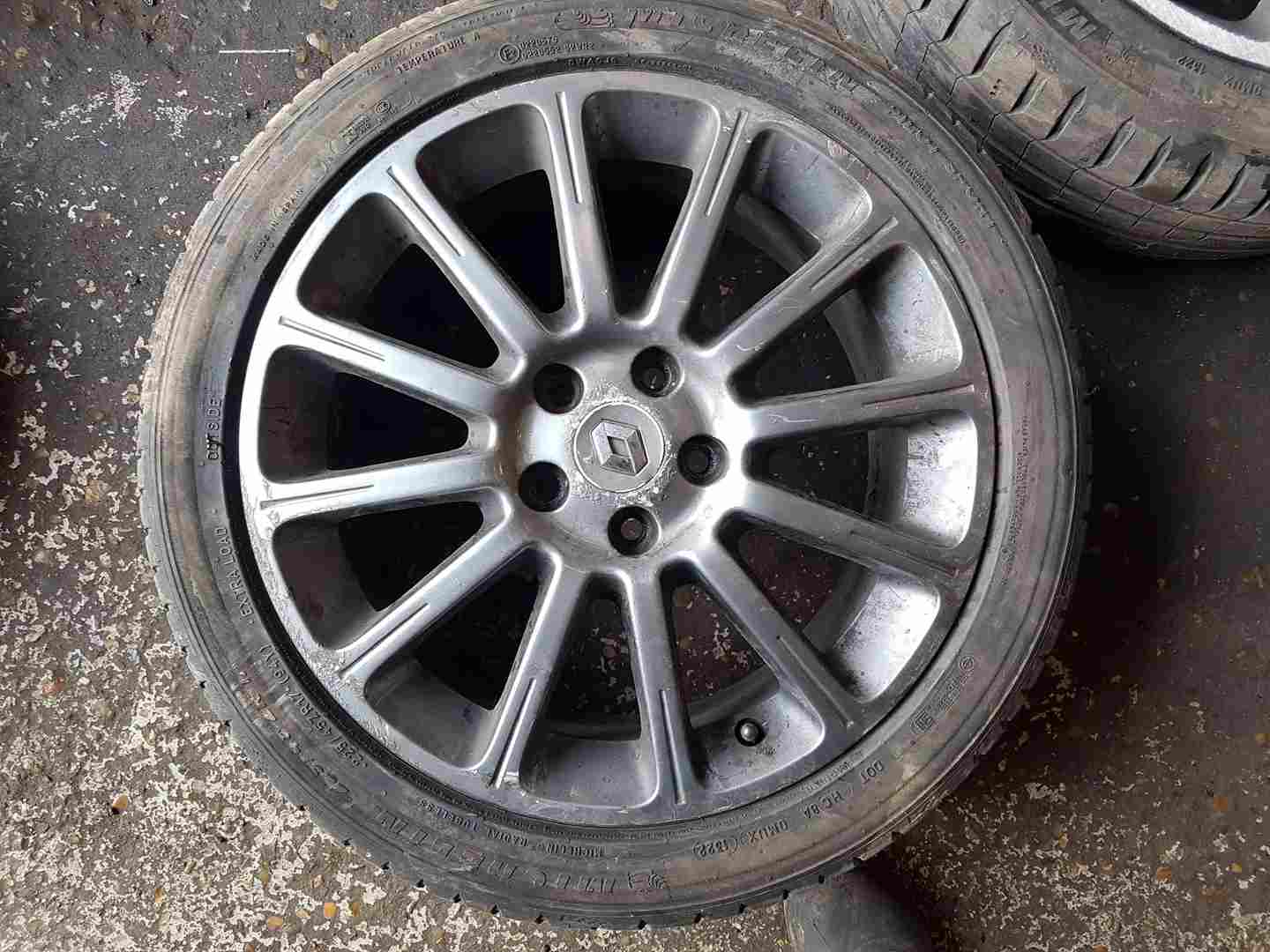 Thumb 4 Renault Clio MK3 Sport 2005-2012 197 Alloy Wheel 17Inch  3/5