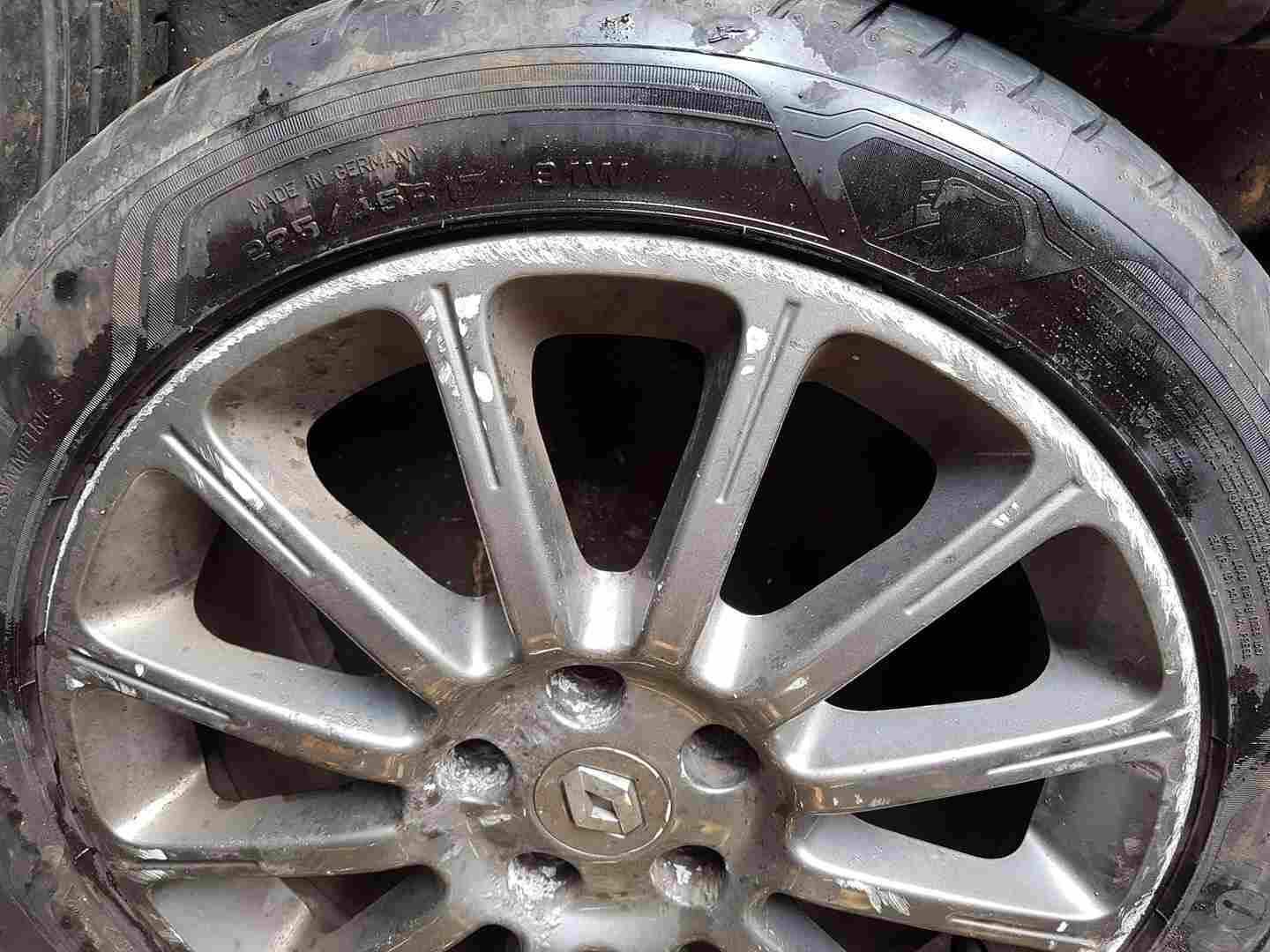 Thumb 2 Renault Clio MK3 Sport 2005-2012 197 Alloy Wheel 17Inch + Tyre 225 45 17 5Mm 3/5