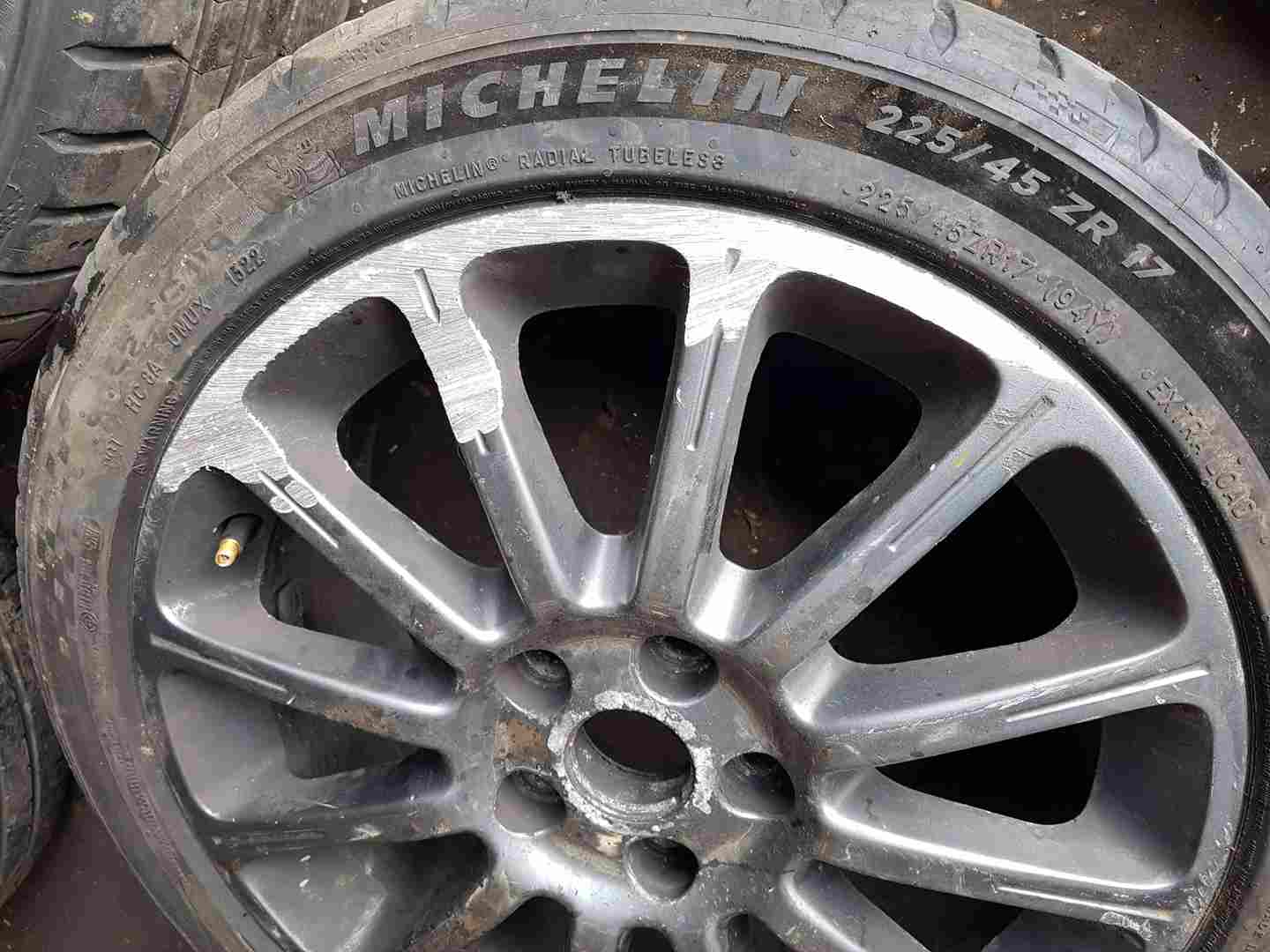 Thumb 3 Renault Clio MK3 Sport 2005-2012 197 Alloy Wheel 17Inch + Tyre 225 45 17 5Mm 2/5