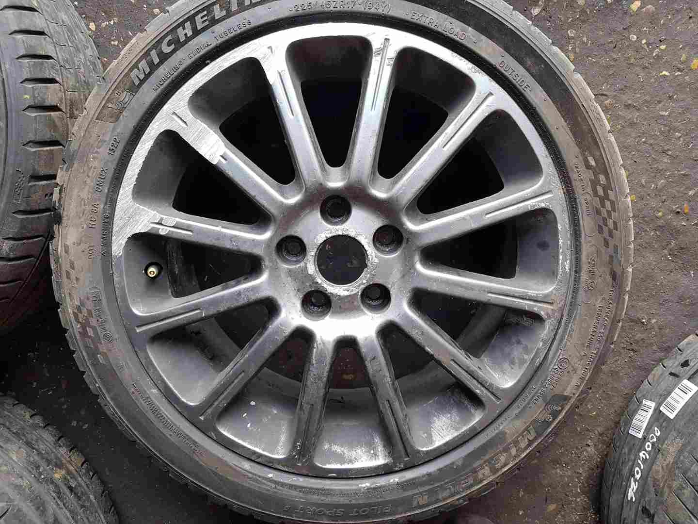 Thumb 5 Renault Clio MK3 Sport 2005-2012 197 Alloy Wheel 17Inch + Tyre 225 45 17 5Mm 2/5