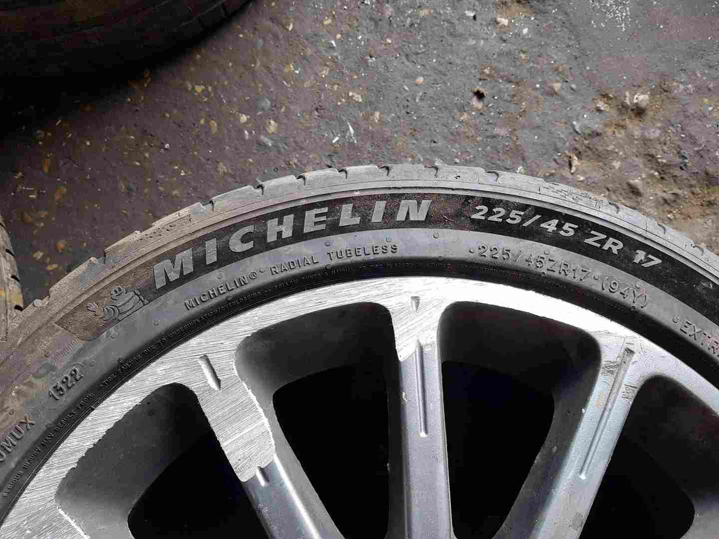 Thumb 8 Renault Clio MK3 Sport 2005-2012 197 Alloy Wheel 17Inch + Tyre 225 45 17 5Mm 2/5