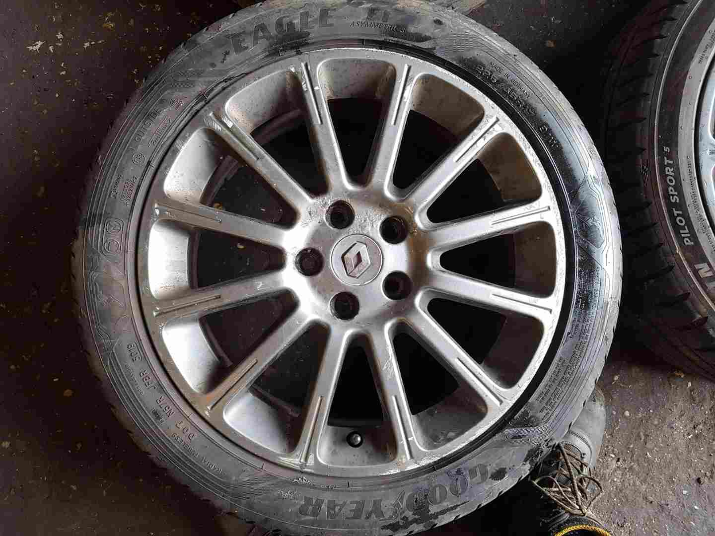 Thumb 4 Renault Clio MK3 Sport 2005-2012 197 Alloy Wheel 17Inch + Tyre 225 45 17 5Mm 3/5