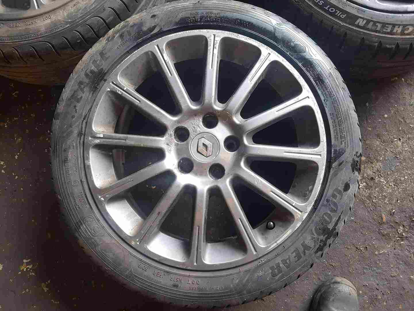 Renault Clio MK3 Sport 2005-2012 197 Alloy Wheel 17Inch + Tyre 225 45 17 5Mm 3/5