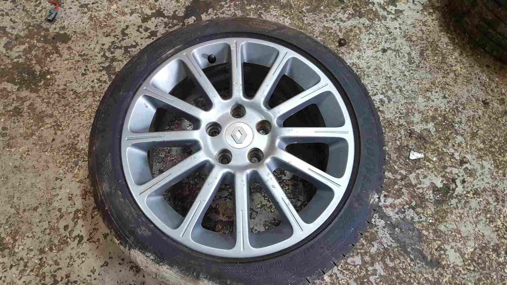 Renault Clio MK3 Sport 2005-2012 197 Alloy Wheel 17inch + Tyre 215 45 17 7mm