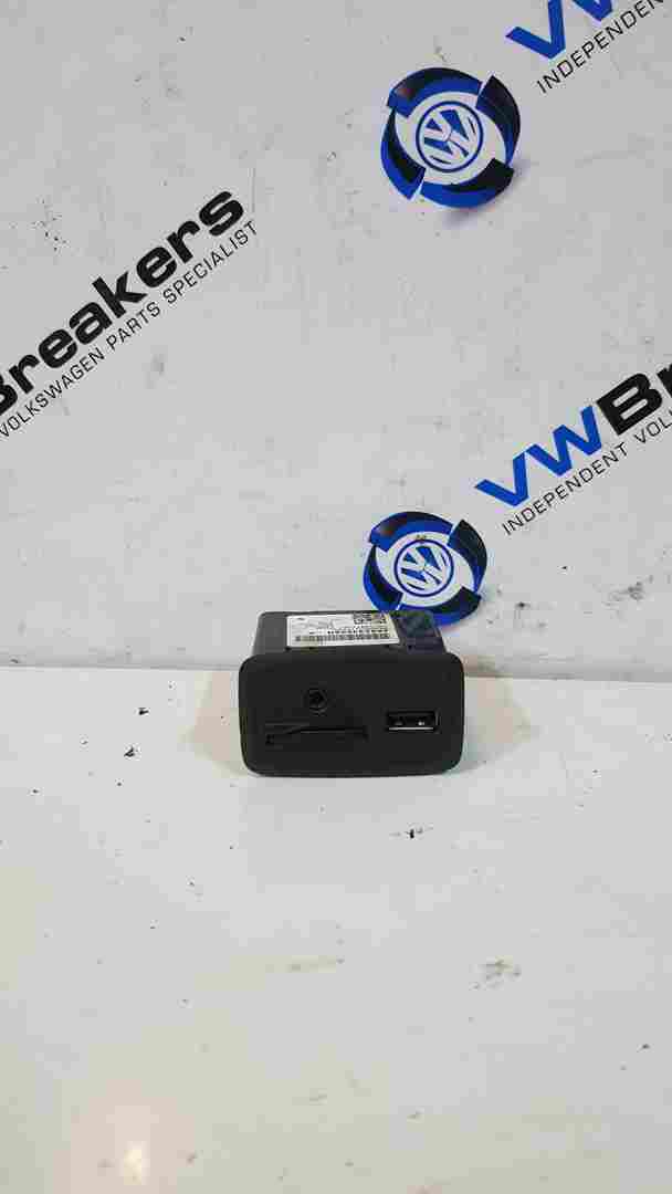 Thumb 2 Renault Clio MK4 + Captur 2013-2016  USB Card Aux Port 280233698R