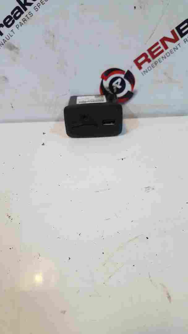 Thumb 7 Renault Clio MK4 + Captur 2013-2016  USB Card Aux Port 280233698R
