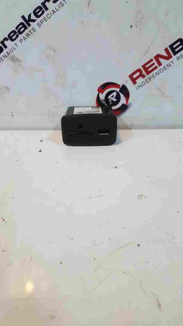 Thumb 8 Renault Clio MK4 + Captur 2013-2016  USB Card Aux Port 280233698R