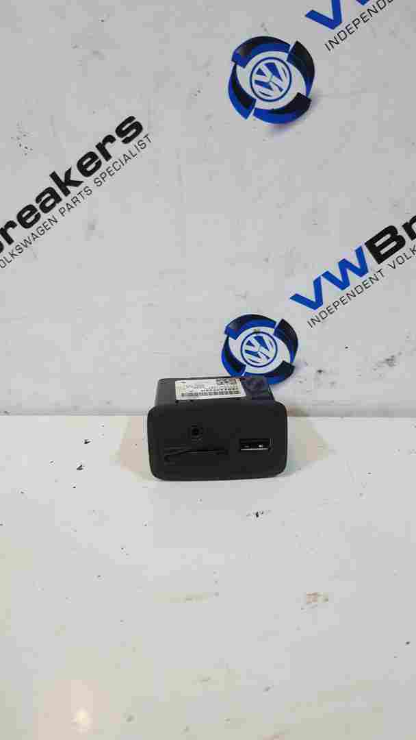 Renault Clio MK4 + Captur 2013-2016  USB Card Aux Port 280233698R
