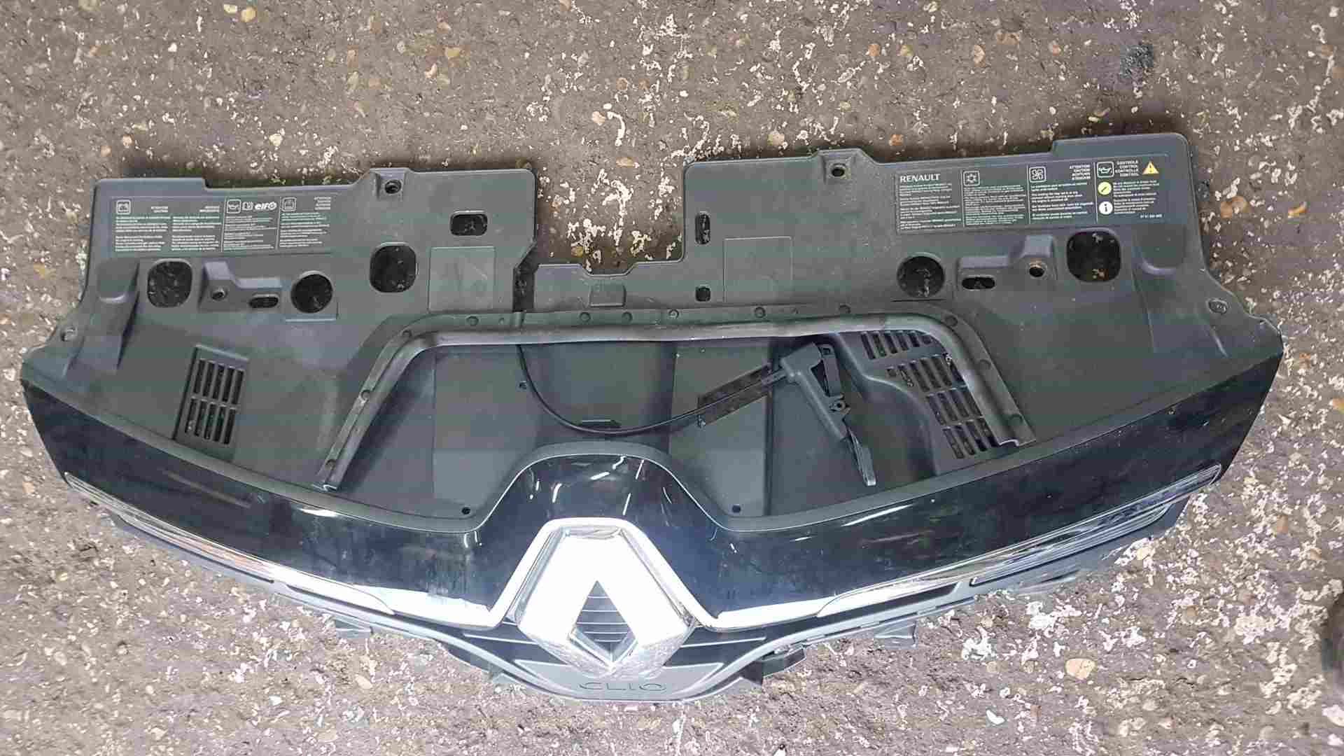 Thumb 4 Renault Clio MK4 2012-2018 Front Bumper Grill Insert Gloss Black TOP Trim