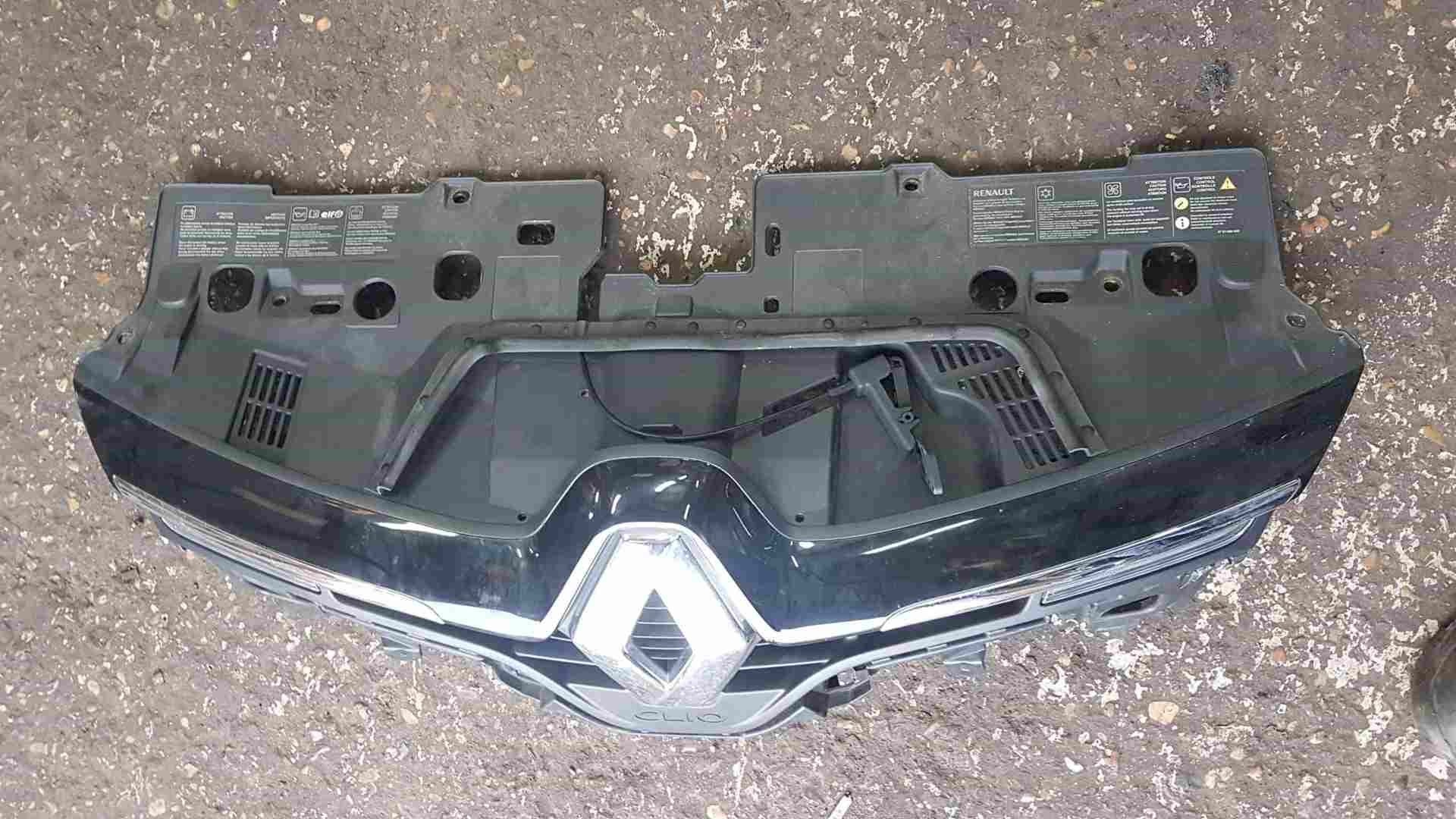 Thumb 5 Renault Clio MK4 2012-2018 Front Bumper Grill Insert Gloss Black TOP Trim