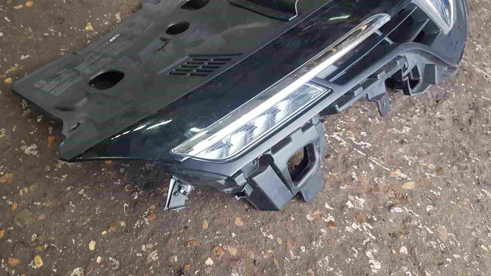 Thumb 6 Renault Clio MK4 2012-2018 Front Bumper Grill Insert Gloss Black TOP Trim