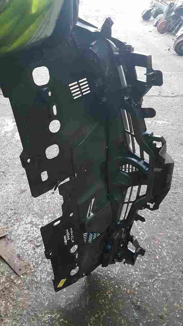Thumb 8 Renault Clio MK4 2012-2018 Front Bumper Grill Insert Gloss Black TOP Trim