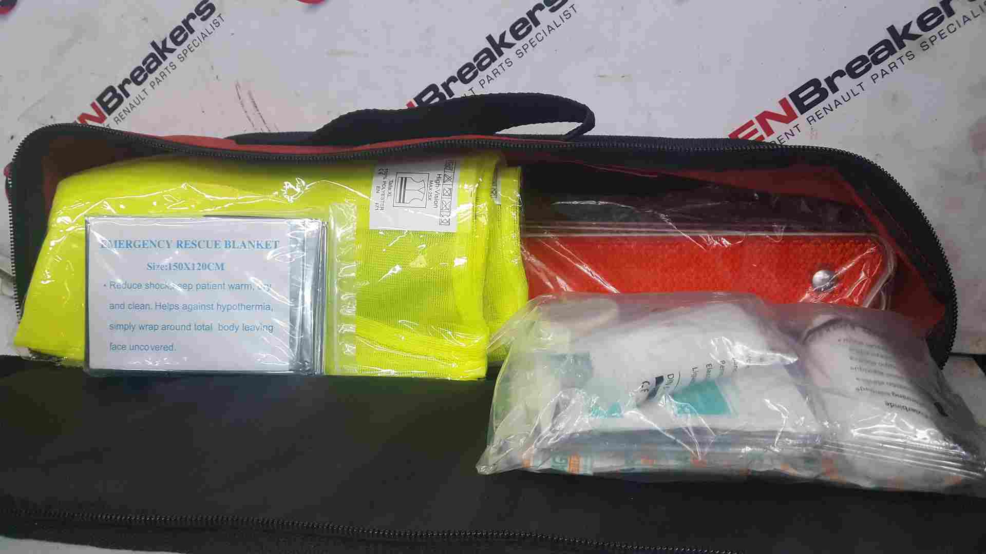 Thumb 3 Renault Clio MK4 2012-2021 Breakdown Pack Triangle Hi VIS First AID Handy BAG
