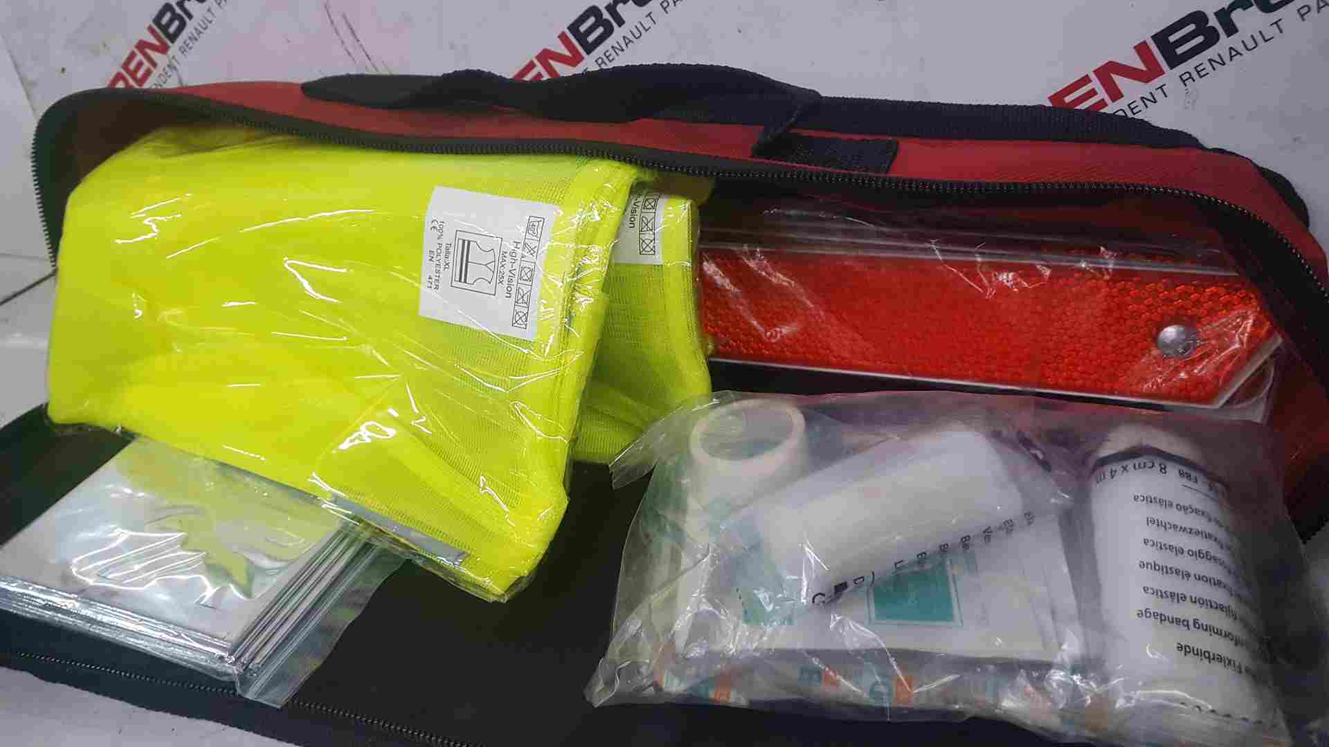 Thumb 4 Renault Clio MK4 2012-2021 Breakdown Pack Triangle Hi VIS First AID Handy BAG