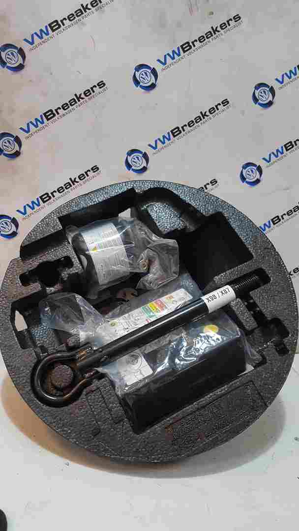 Thumb 5 Renault Clio MK4 2012-2021 Jack Foam Tyre Inflator SET + TOW Eye 997502475R