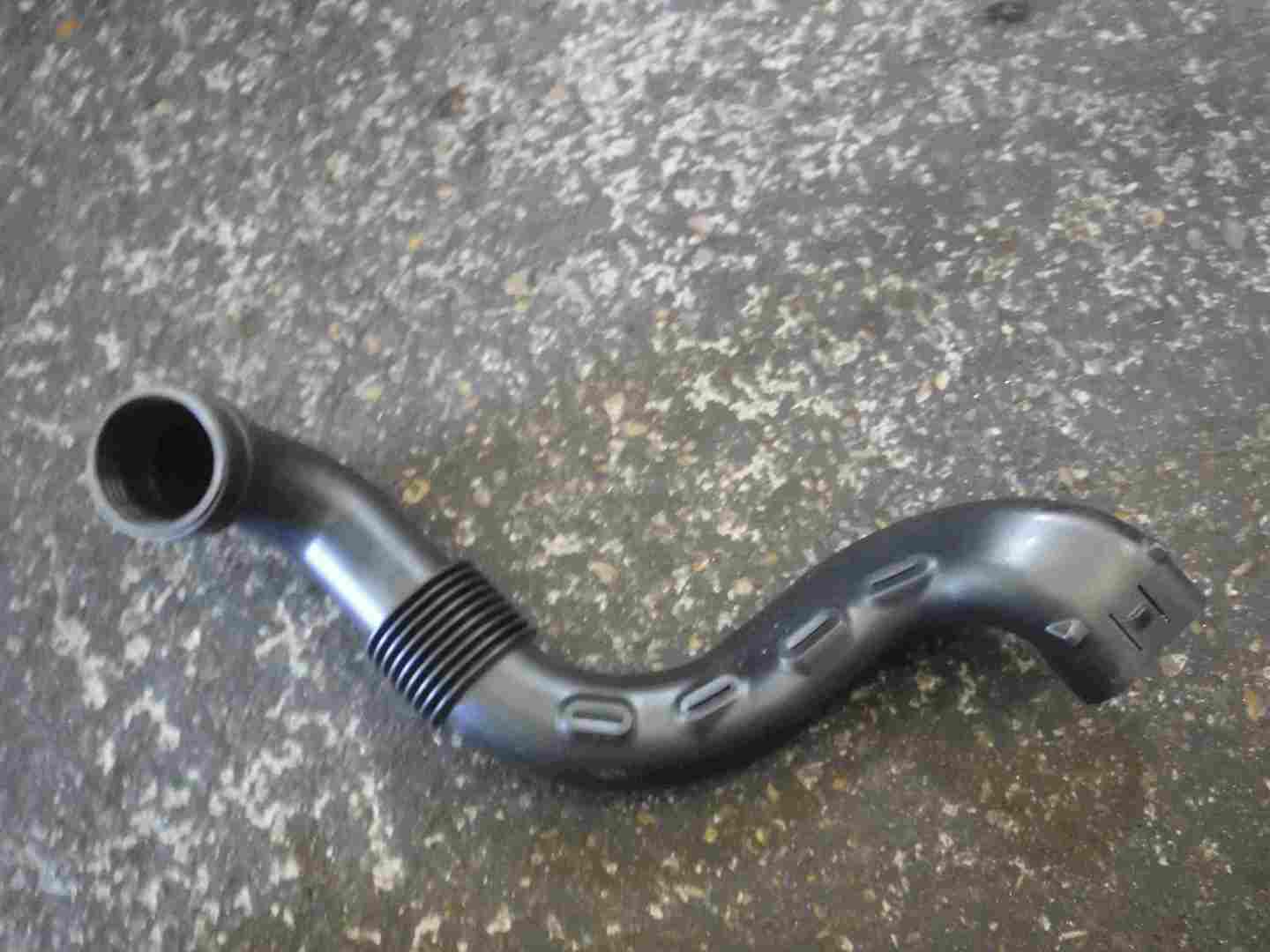 Renault Clio MK4 2013-2019 0.9 tCe Turbo Cold Air Feed Pipe