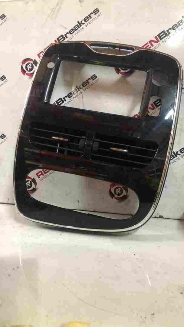 Renault Clio MK4 2013-2019 Centre Heater Vents + Chrome Black Surround Trim