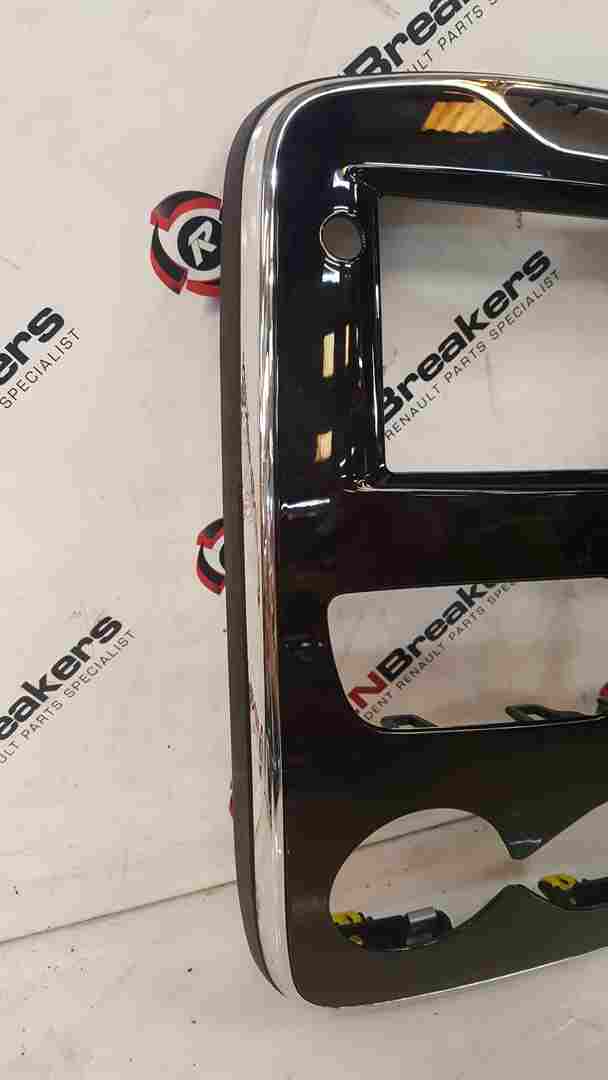 Thumb 4 Renault Clio MK4 2013-2019 Dashboard Centre Heater Controls Surround Gloss Black