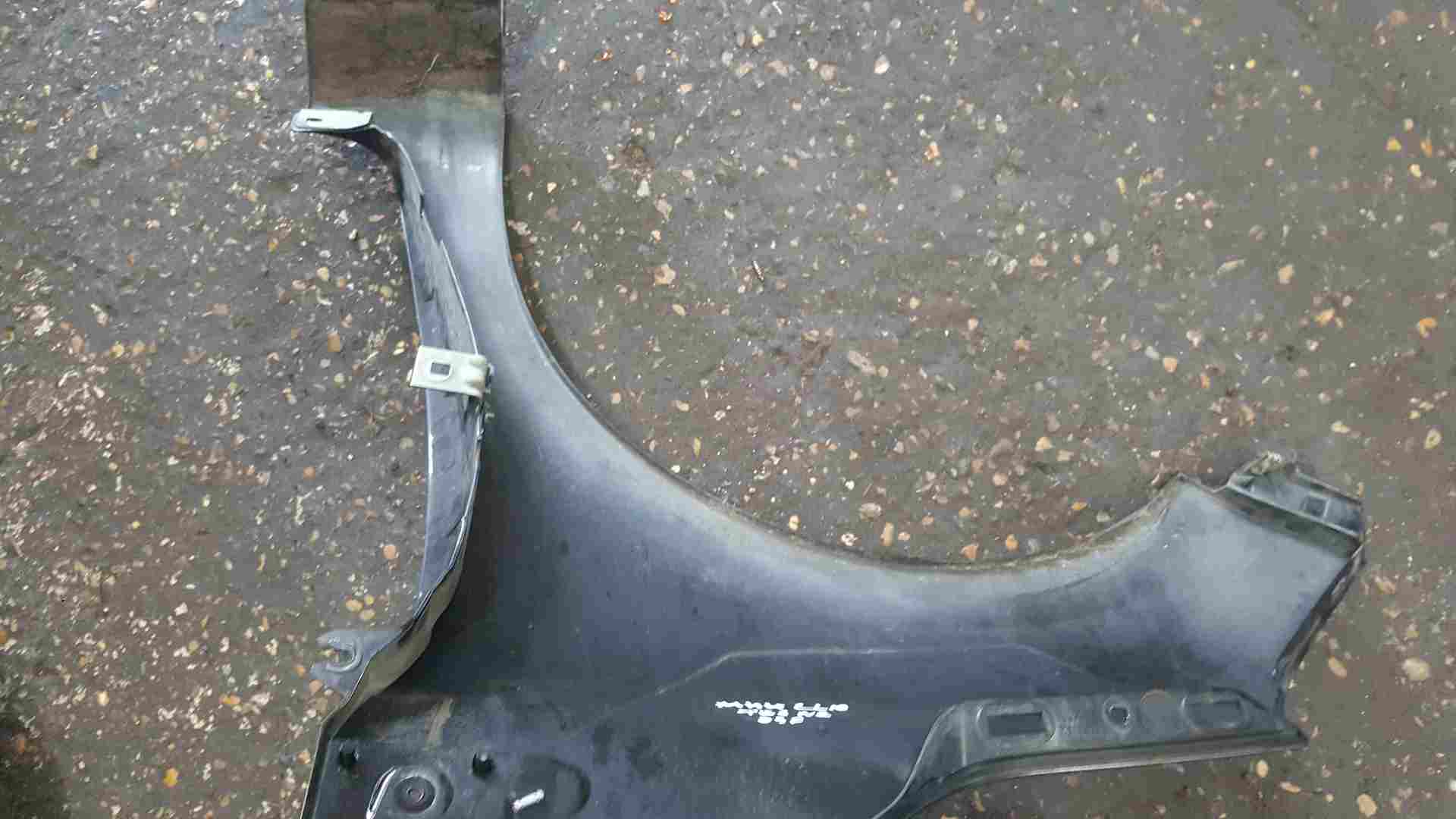 Thumb 6 Renault Clio MK4 2013-2019 Drivers OS OSF Wing Black TEGNE damaged