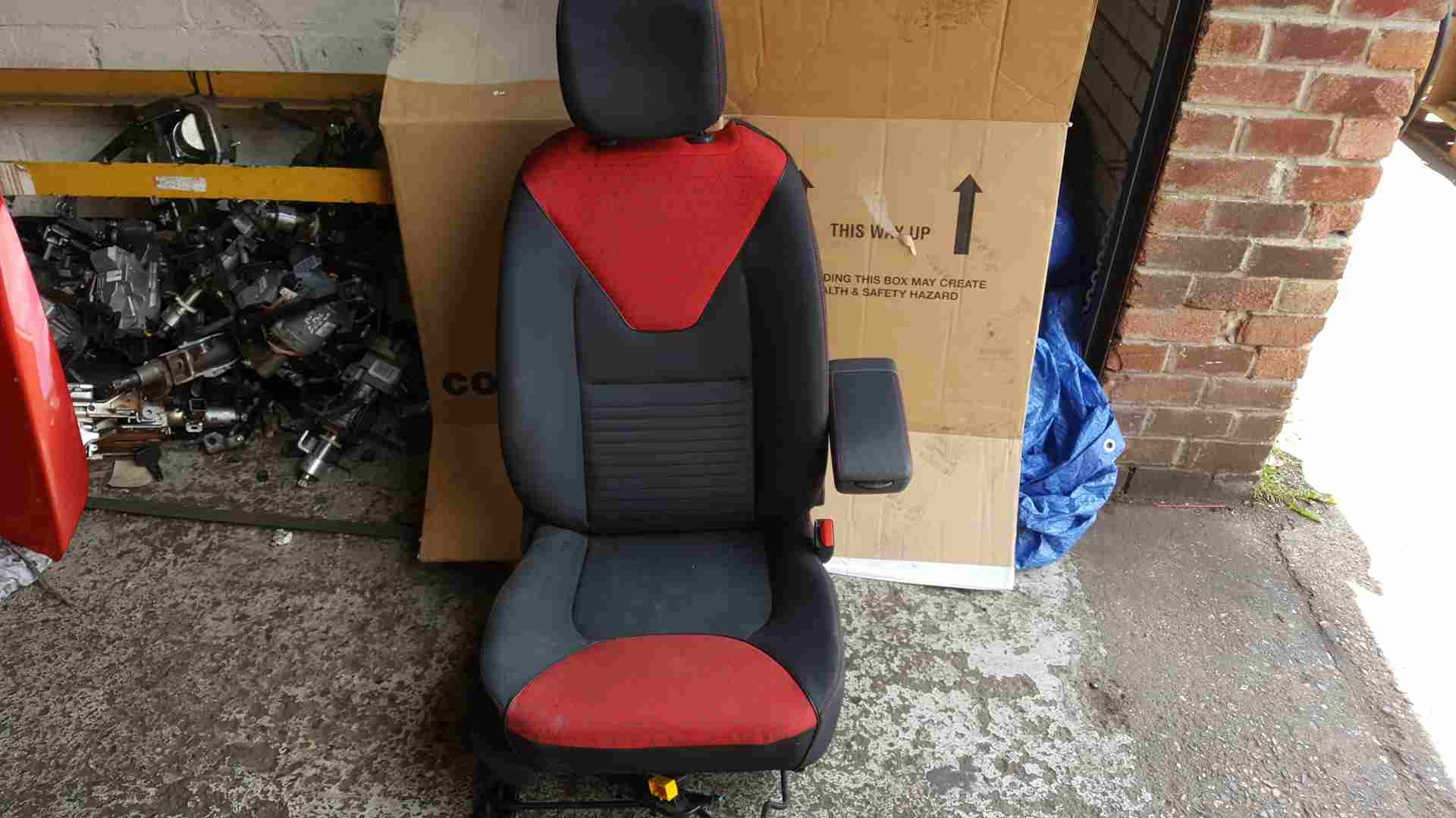 Thumb 2 Renault Clio MK4 2013-2019 Drivers OSF Front Chair Seat + ARM Rest RED And Black