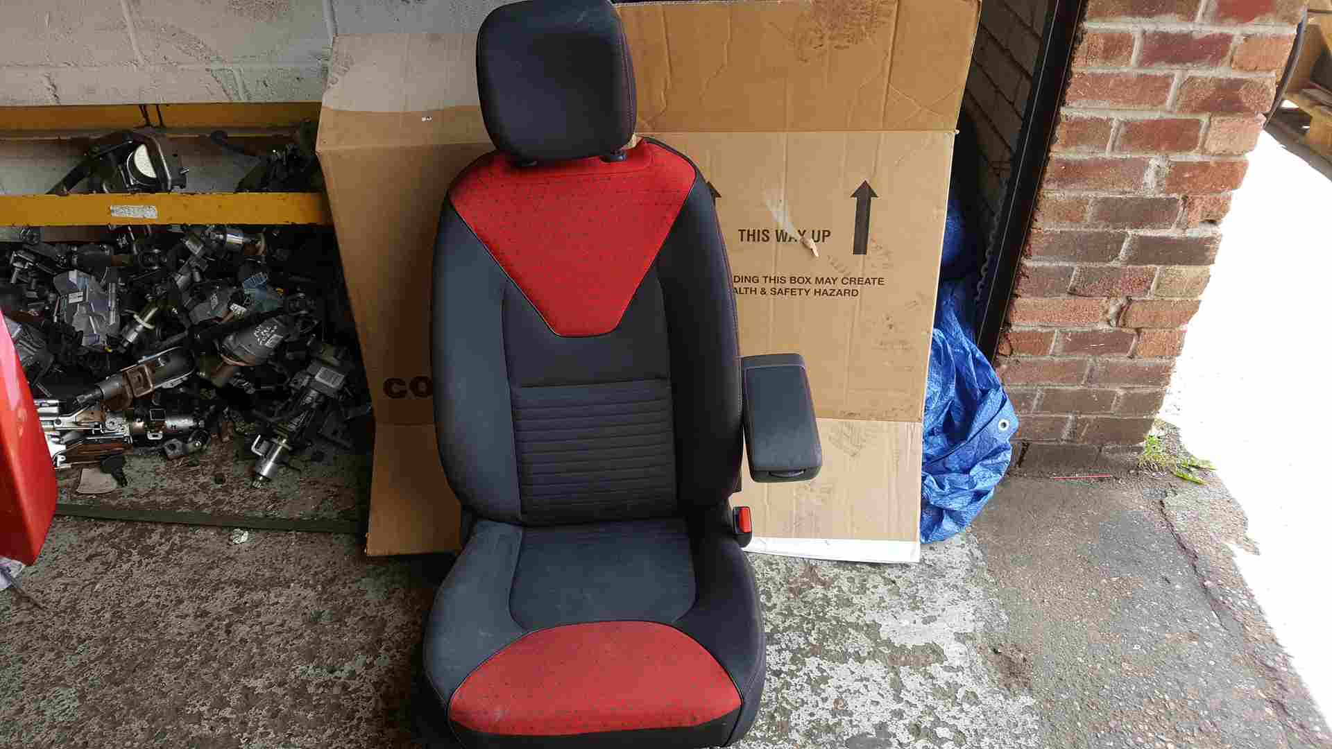 Thumb 4 Renault Clio MK4 2013-2019 Drivers OSF Front Chair Seat + ARM Rest RED And Black