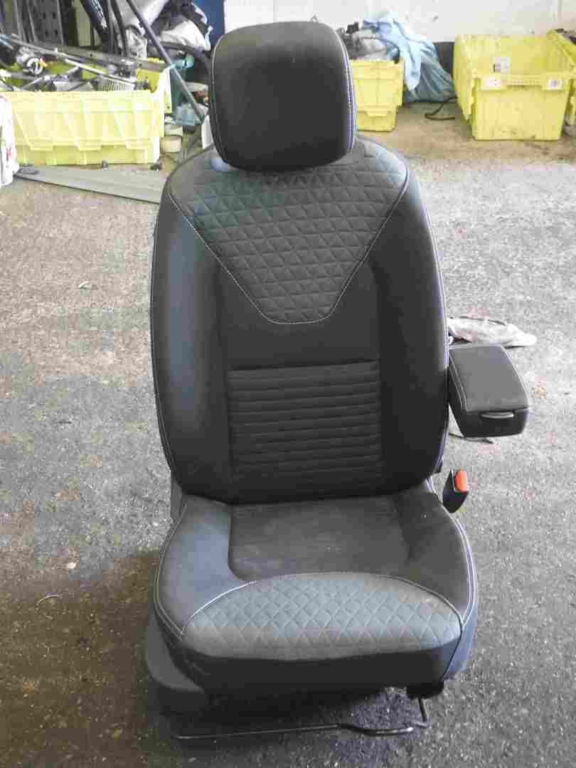 Renault Clio MK4 2013-2019 Drivers OSF Front Chair Seat + Arm Rest