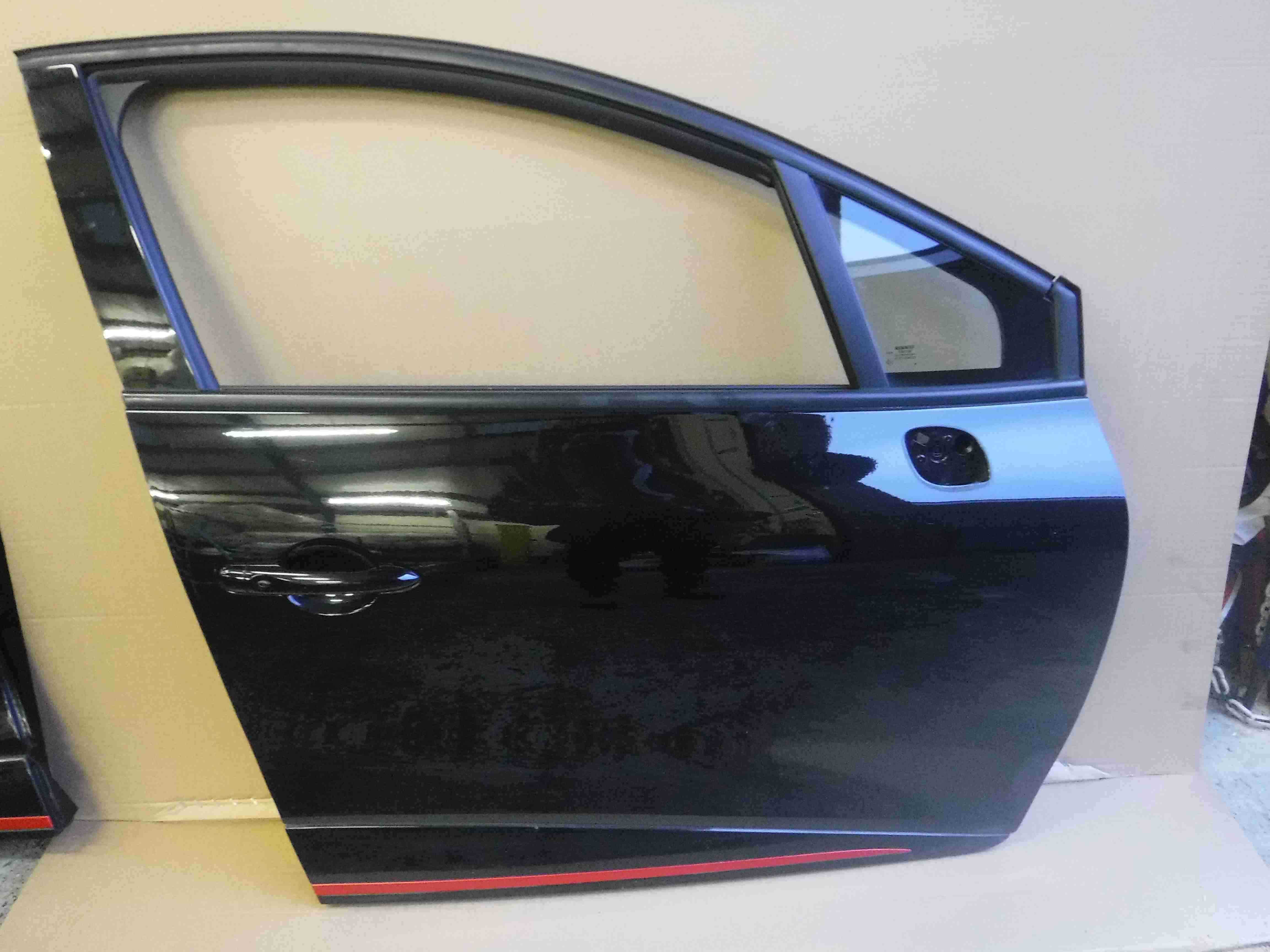Renault Clio MK4 2013-2015 Drivers OSF Front Door Black Tegne Red Strip