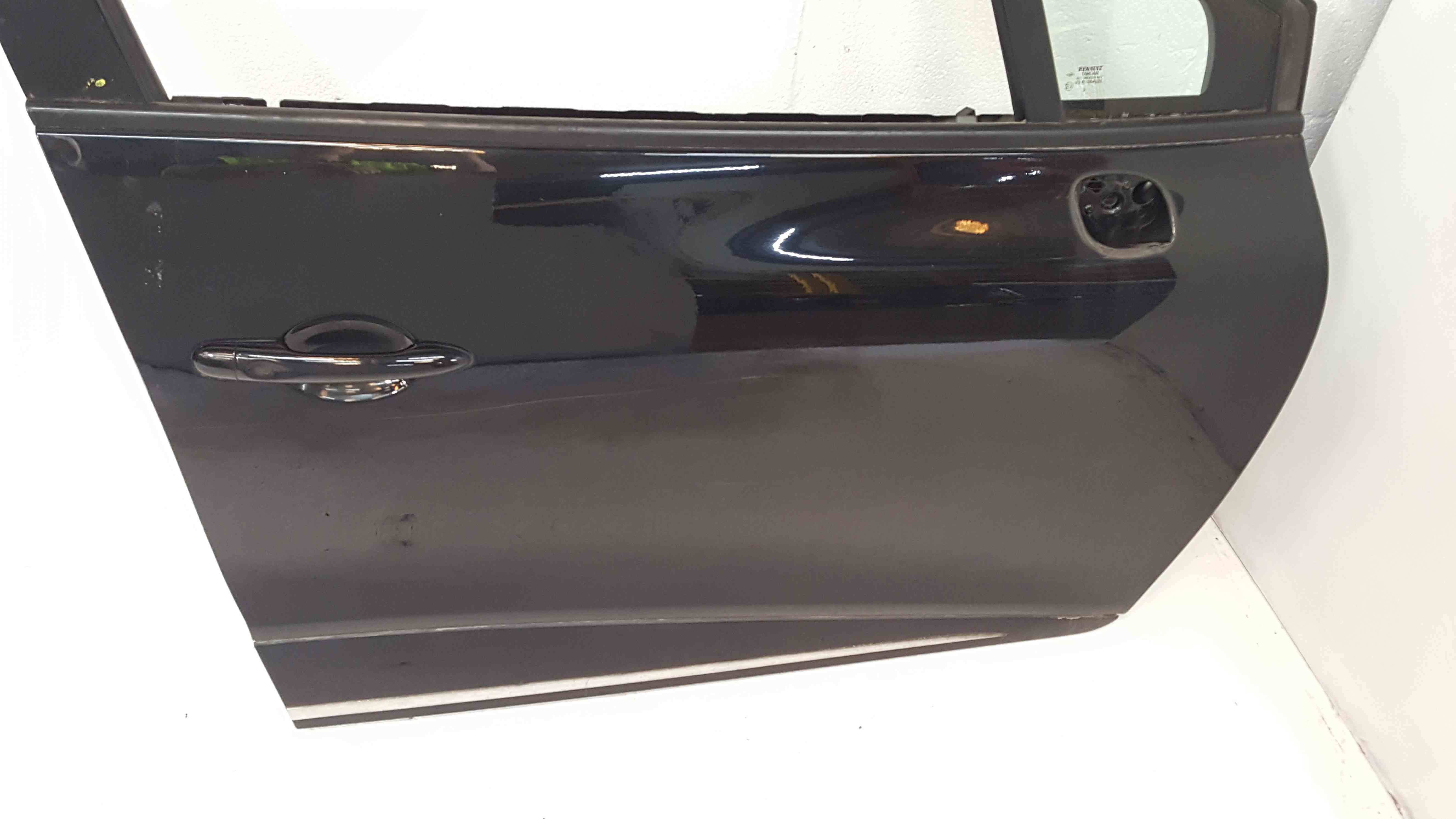 Renault Clio MK4 2013-2015 Drivers OSF Front Door Black Tegne Keyed