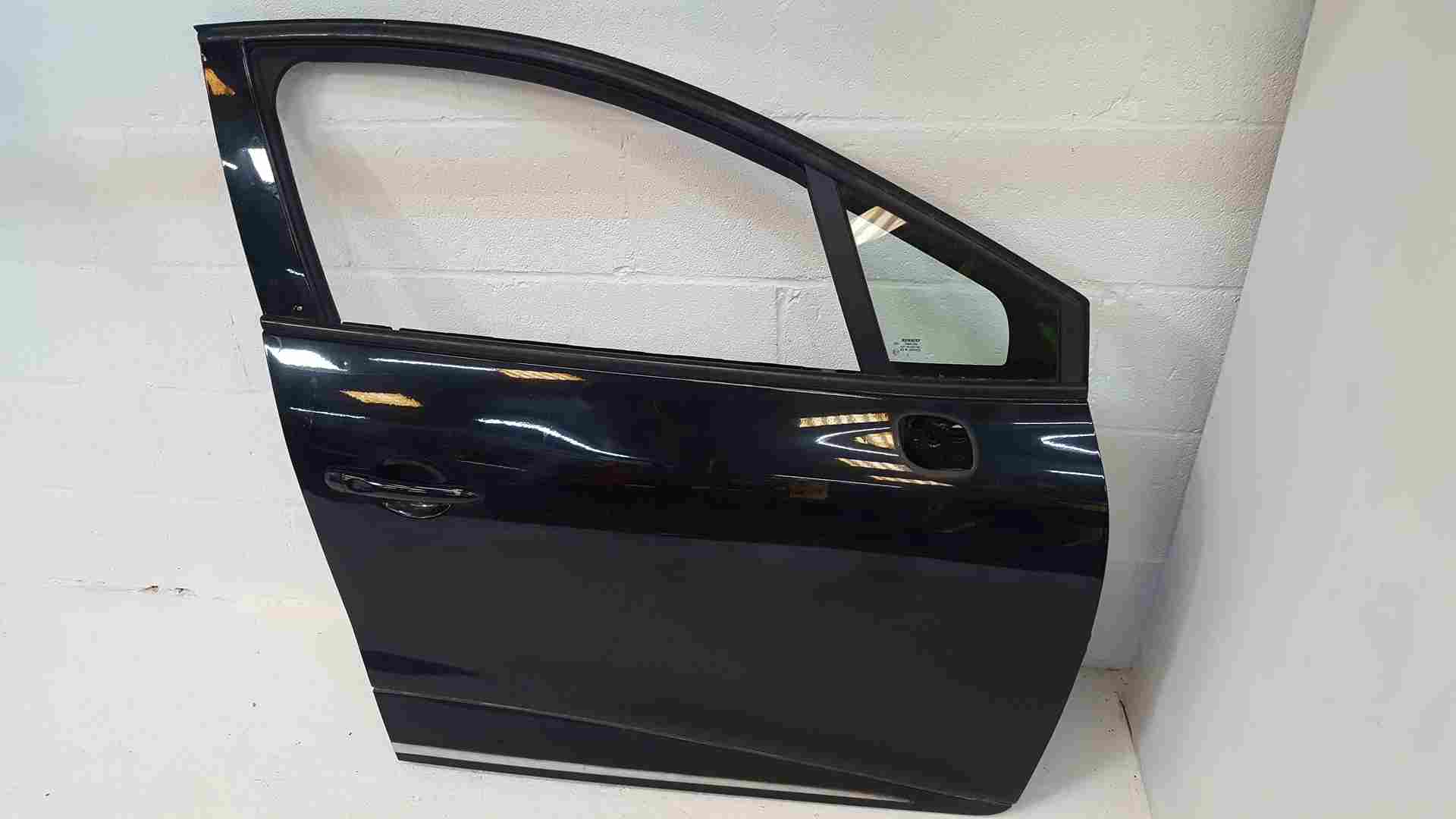 Thumb 8 Renault Clio MK4 2013-2019 Drivers OSF Front Door Black Tegne Keyed