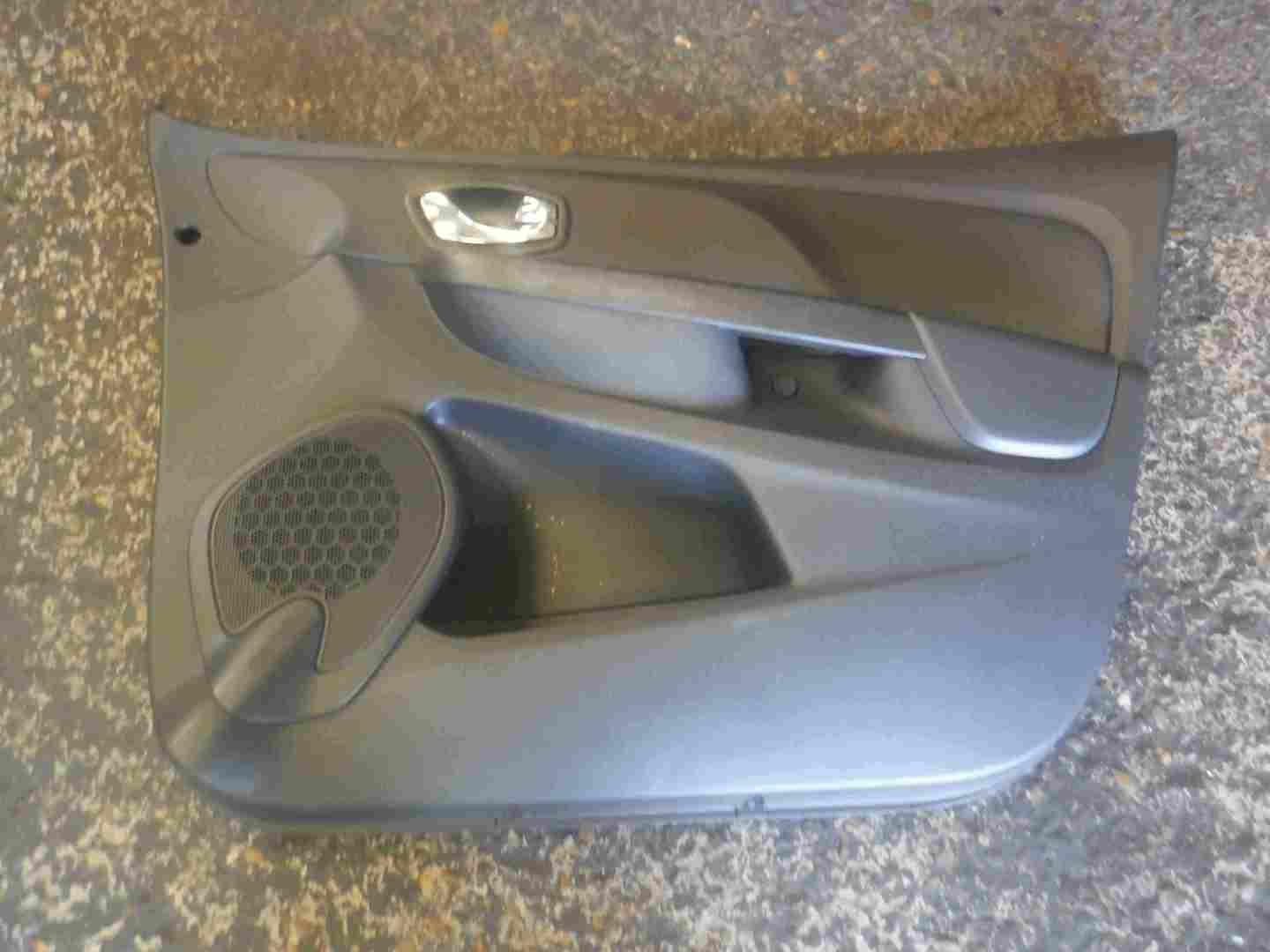 Renault Clio MK4 2013-2019 Drivers OSF Front Door Card Plain Black