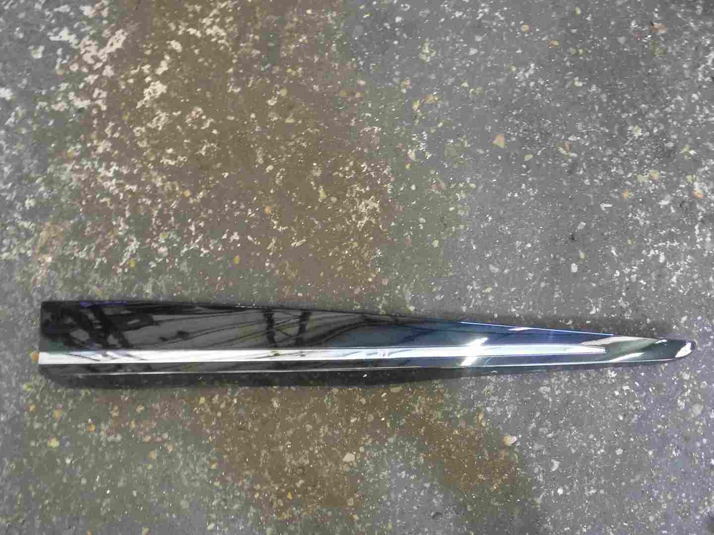 Renault Clio MK4 2013-2019 Drivers OSF Front Door Trim Moulding 808770563R