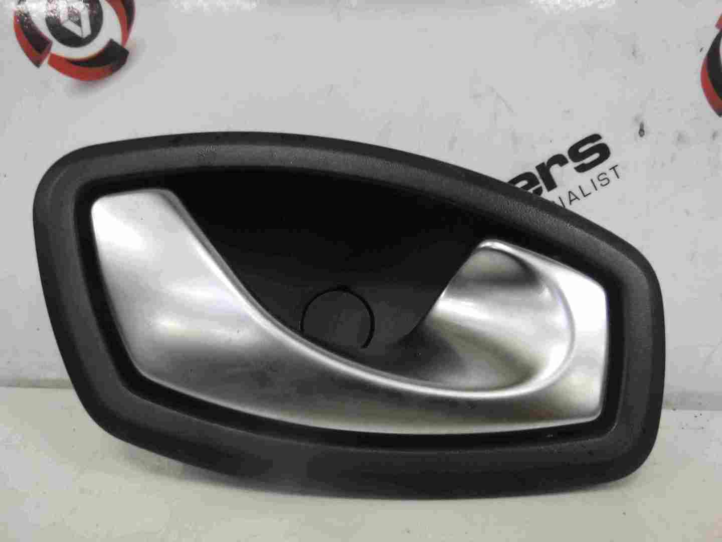 Renault Clio MK4 2013-2019 Drivers OSF Front Interior Door Handle Silver
