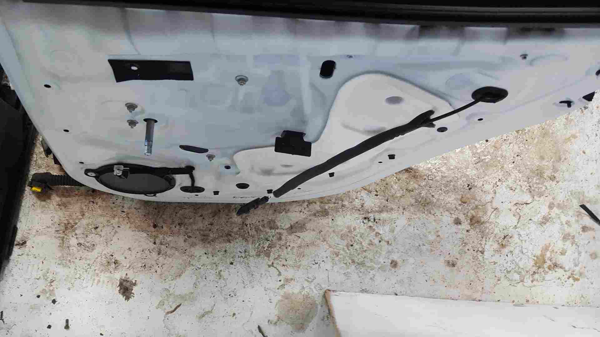Thumb 8 Renault Clio MK4 2013-2019 Drivers OSR Rear Door White Ov369