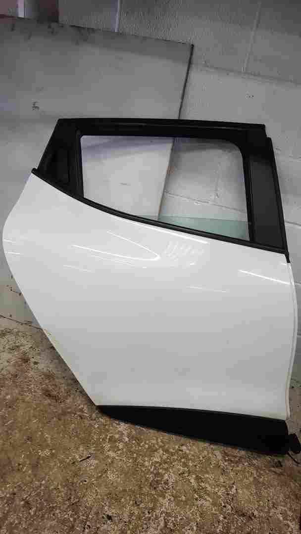 Thumb 9 Renault Clio MK4 2013-2019 Drivers OSR Rear Door White Ov369